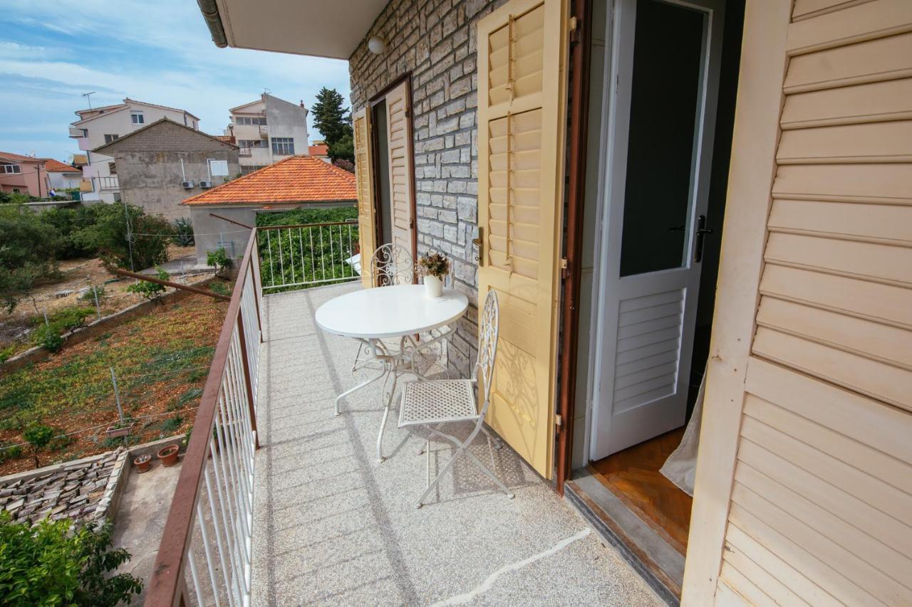 Apartment Michelin Примоштен Экстерьер фото